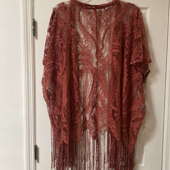 Large lace kimono - Picture 2 of 4